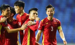 HLV Troussier: Triệu tập 33 cầu thủ cho hai trận giao hữu gặp Hong Kong và Syria