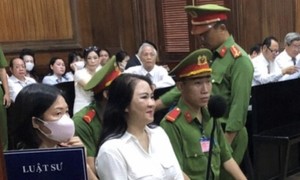 Bị cáo Nguyễn Phương Hằng bị đề nghị mức án 3-4 năm tù