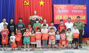Tặng 600 phần quà Trung Thu cho trẻ em có hoàn cảnh khó khăn tại An Giang