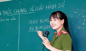 Kỷ niệm ngày Nhà giáo Việt Nam 20/11: Màu áo xanh trên giảng đường