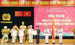 Học viện An ninh nhân dân đón nhận Huân chương Lao động hạng Ba