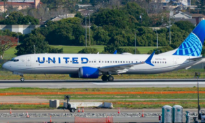 Vụ nổ máy bay Boeing khiến hãng hàng không United Airlines lao đao