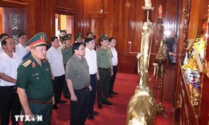 Kỷ niệm 70 năm Chiến thắng Điện Biên Phủ: Thủ tướng dâng hương tri ân tại Điện Biên