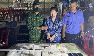 Cô gái 19 vận chuyển hơn 60kg ma túy từ Lào về Việt Nam