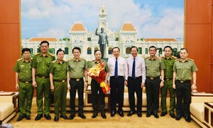 Bộ trưởng Lương Tam Quang và Bí thư Thành uỷ Nguyễn Văn Nên dự Hội nghị triển khai công tác năm 2025 của Công an TPHCM