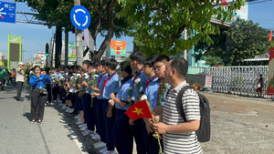 Video: Đoàn xe nghi lễ đưa 731 hài cốt liệt sĩ từ Công viên Lê Thị Riêng về an táng tại Nghĩa trang Liệt sĩ