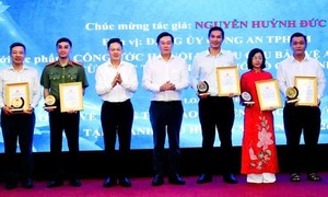 TPHCM trao Giải Báo chí về bảo vệ nền tảng tư tưởng của Đảng