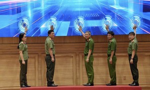 Công an TPHCM ra mắt “Tổ tiếp nhận, xử lý thông tin khẩn cấp” và “Câu lạc bộ Khoa học - Công nghệ”