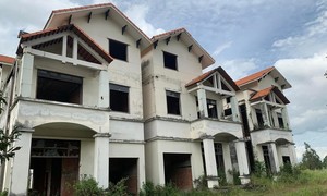 Đổ xô bán tháo khi bất động sản rớt giá liên tục