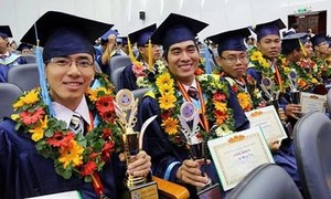 Bộ Nội vụ đề xuất miễn thuế thu nhập cá nhân 5 năm cho nhân tài và cộng sự