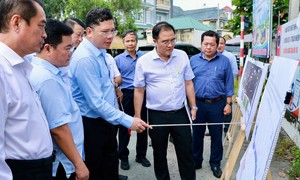TPHCM: Quyết liệt giải phóng mặt bằng, di dời điện, nước, viễn thông để bàn giao mặt bằng cho các công trình
