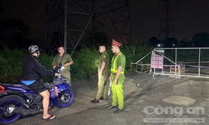 Công an TPHCM tập trung ứng phó thời tiết diễn biến phức tạp, mưa lũ, sẵn sàng hỗ trợ người dân