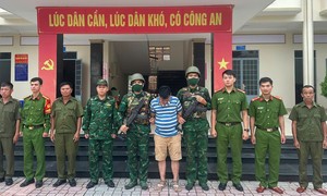 Bắt đối tượng truy nã đặc biệt lẩn trốn tại khu vực biên giới Campuchia