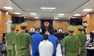 Bản án 44 năm tù cho nhóm lừa đảo "chạy" việc, thi tuyển chiếm đoạt cả chục tỷ đồng