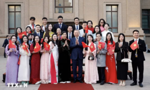 Tổng Bí thư, Chủ tịch nước Tô Lâm gặp gỡ cộng đồng người Việt Nam tại Trung Quốc