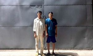 Công an xã Đại Phước bắt giữ hai đối tượng lẩn trốn về hành vi đánh bạc