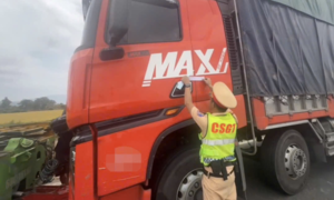 Vi phạm 3 lỗi khi lưu thông trên cao tốc, tài xế và chủ xe bị phạt 126 triệu đồng