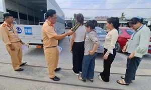 Siết chặt thi sát hạch lái xe, ngăn chặn gian lận từ thiết bị điện tử