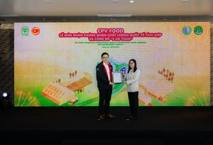CPV Food đón nhận chứng nhận chất lượng quốc tế tích hợp và công bố chương trình “3 an toàn”