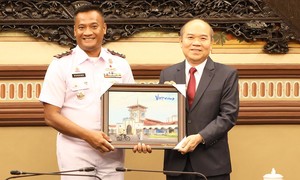 Tàu Hải quân Indonesia thăm hữu nghị và giao lưu tại TP.HCM