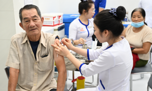 Hệ thống Trung tâm Tiêm chủng VNVC đầu tư hơn 10 tỷ đồng tăng cường an ninh y tế cho Côn Đảo