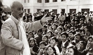 Bác Hồ - Nhà tư tưởng lớn, nhà văn hóa lớn