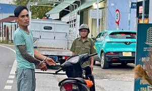 Truy bắt nhanh đối tượng trộm xe máy của người giao hàng ở Đồng Nai