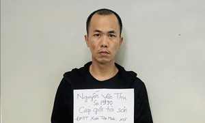 10 giờ truy bắt nam công nhân cướp giật tài sản của cụ bà bán vé số lúc sáng sớm