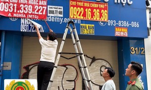 Công an phường Sài Gòn: Liên tiếp xử lý nhiều đối tượng dán quảng cáo bẩn
