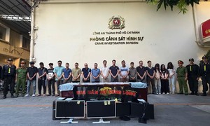 Video: Bắt 17 bị can thuộc công ty mua bán nợ Song Long chuyên đòi nợ kiểu “khủng bố”