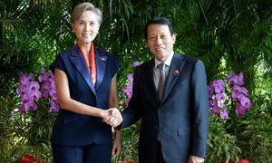 Bộ trưởng Lương Tam Quang hội đàm với Bộ trưởng Bộ Phát triển số và Thông tin Singapore