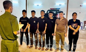 Những kẻ nhẫn tâm liên tiếp mua bán 'sang tay' thiếu nữ 14 tuổi làm nhân viên quán karaoke