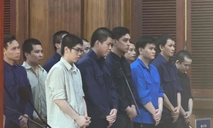'Khủng bố' người vay để đòi nợ, 16 nhân viên Công ty Luật Power Law lãnh án