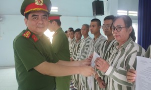 Công bố Quyết định của Chủ tịch nước về đặc xá cho phạm nhân tại Trại tạm giam Bố Lá