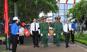 Phó Thủ tướng Hồ Quốc Dũng dự lễ truy điệu, an táng 18 hài cốt liệt sĩ tại Gia Lai