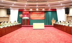 Tháo gỡ khó khăn, nâng cao hiệu quả công tác quản lý người nước ngoài tại Việt Nam