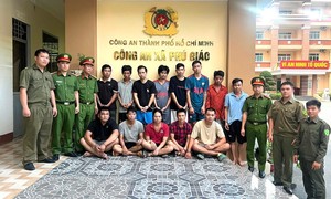 Công an xã Phú Giáo test ma túy lưu động đối với công nhân, người lao động trên địa bàn