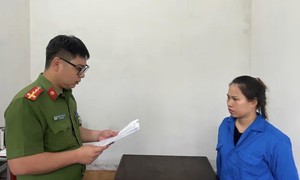 Khởi tố mẹ kế bạo hành con riêng của chồng dẫn đến tử vong tội giết người