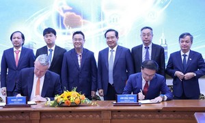 Bài 1: Từ "giảm cấp trung gian" đến tái cấu trúc quản trị quốc gia