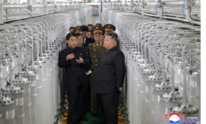 Ông Kim Jong Un thị sát nhà máy vật liệu hạt nhân mới