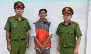 Công an xã Đông Thạnh: Nhanh chóng điều tra, bắt giữ đối tượng cướp giật tài sản của người dân