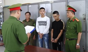 Bắt tạm giam 2 đối tượng gây rối trật tự công cộng