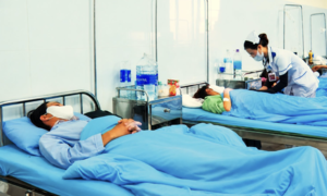 Hơn 80 người ngộ độc thực phẩm sau khi ăn bánh mì tại 1 cơ sở ở Lâm Đồng