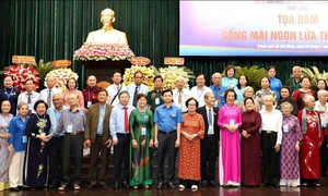 Giữ vững ngọn lửa của lòng yêu nước, khát vọng cống hiến, tinh thần đổi mới sáng tạo trong thời đại mới