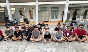 Phá đường dây đánh bạc xuyên quốc gia, giao dịch hàng trăm tỷ đồng, khởi tố 20 đối tượng