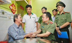 Lúc dân cần Công an có, khi dân khó có Công an