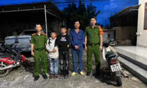 Hai em nhỏ đi lạc hơn 270km được Công an giúp đỡ trở về với gia đình