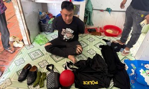 Bắt thanh niên giả danh công an chặn đường kiểm tra, chiếm đoạt tài sản của người đi đường