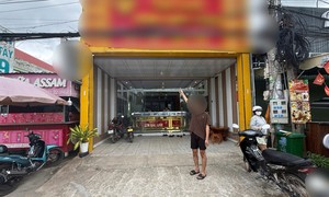 Bắt khẩn cấp nam sinh viên năm nhất cướp giật tại tiệm vàng ở Đồng Nai