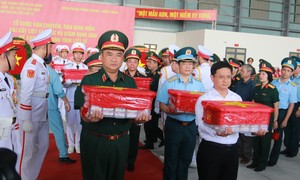 Chuyến bay đặc biệt đưa hơn 7.000 mẫu sinh phẩm liệt sĩ từ TPHCM ra Hà Nội giám định ADN